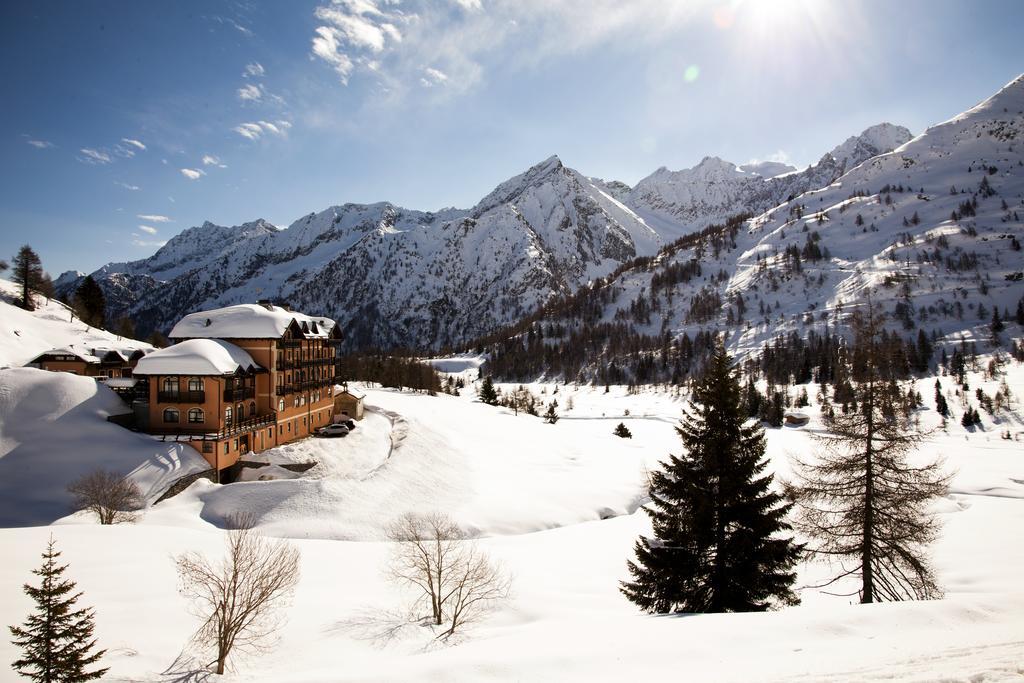 Locanda Locatori Passo del Tonale Exterior foto